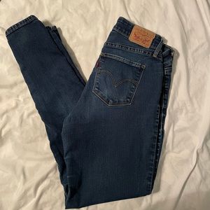 Levis dark wash womens curvy skinny jeans 811